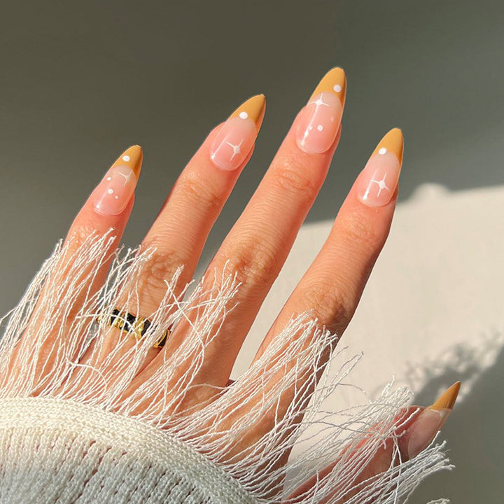 Artful nail extensions with an elegant leaf pattern Bowlift