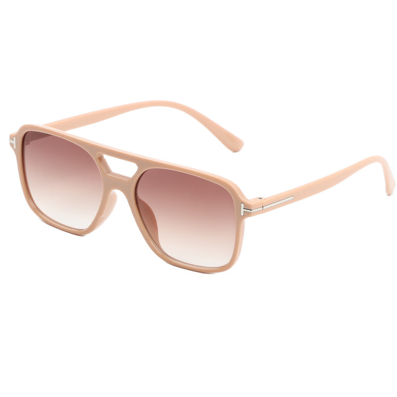 Women’s fashionable sunglasses in trendy tortoiseshell design Bowlift