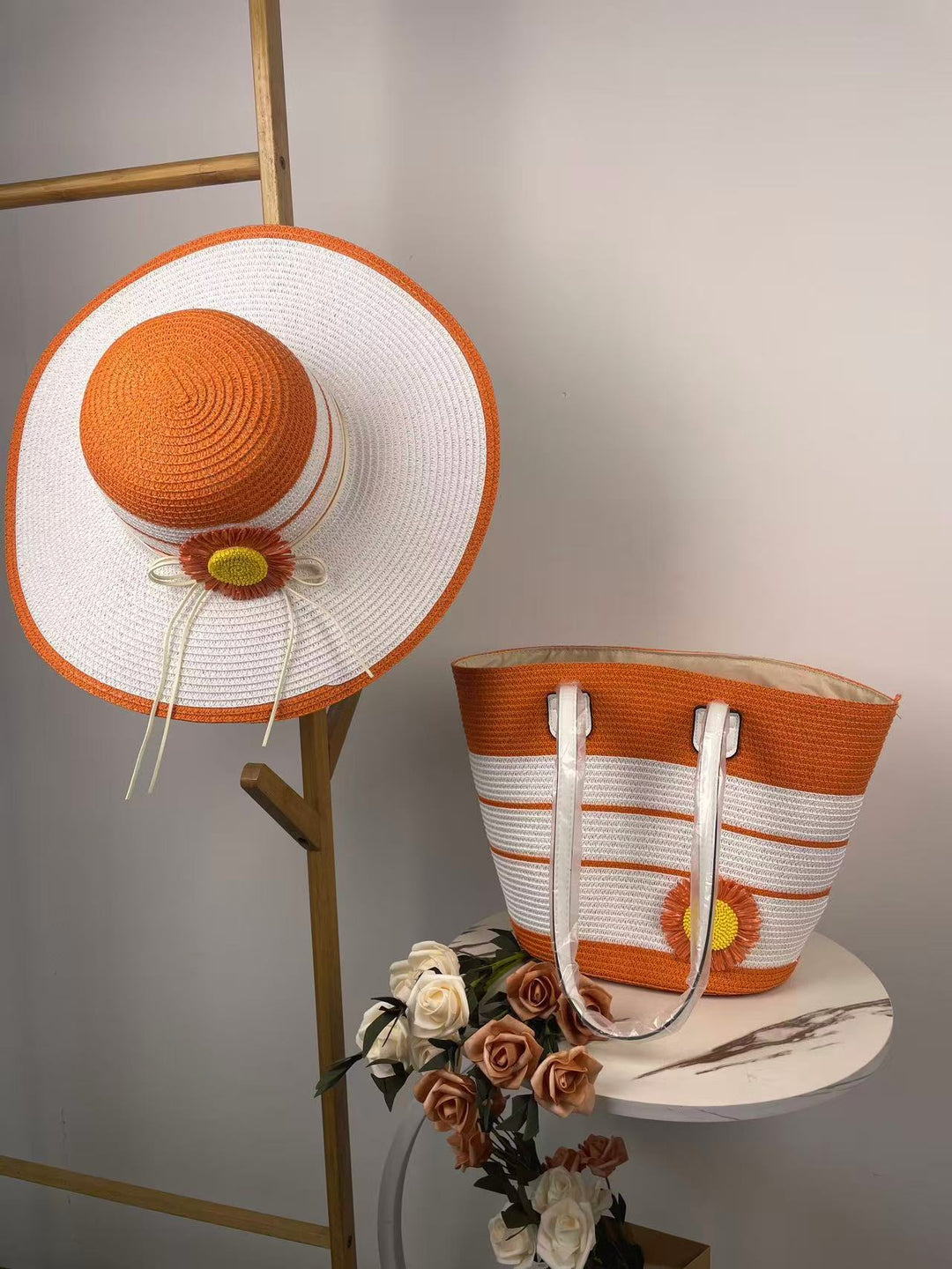 Elegant Beach Bag with Matching Sun Hat Bowlift