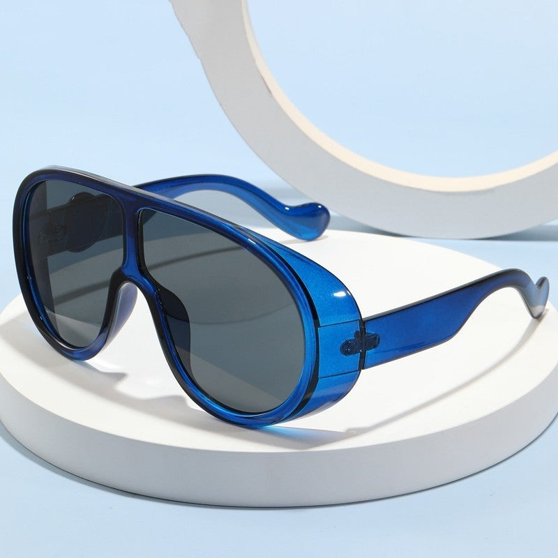 Women Sporty Oversized Sunglasses with Innovative Design Bowlift