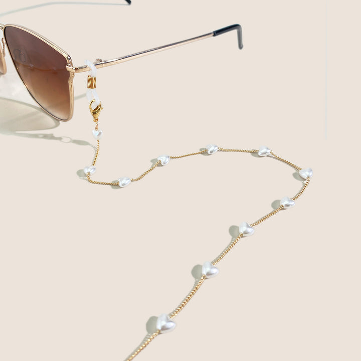 Elegant Pearl Chain Sunglasses Holder Bowlift