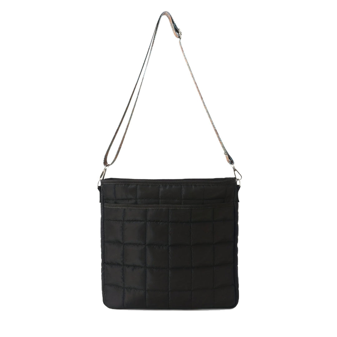 Fashionable shoulder bag with square quilted pattern Bowlift