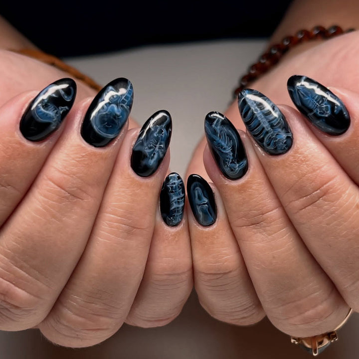 Artificial Fingernails with Modern Gothic Design Bowlift