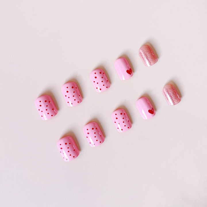 Artificial nail set with romantic heart motifs and sparkling accents Bowlift