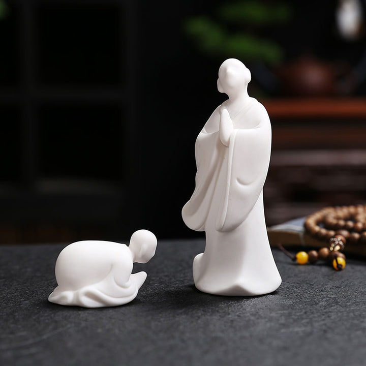 Elegant and modern Feng Shui sculpture Bowlift