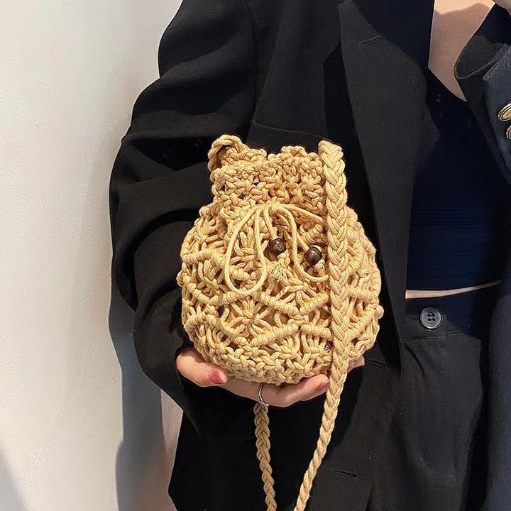 Hand-knotted shoulder bag in playful animal design Bowlift