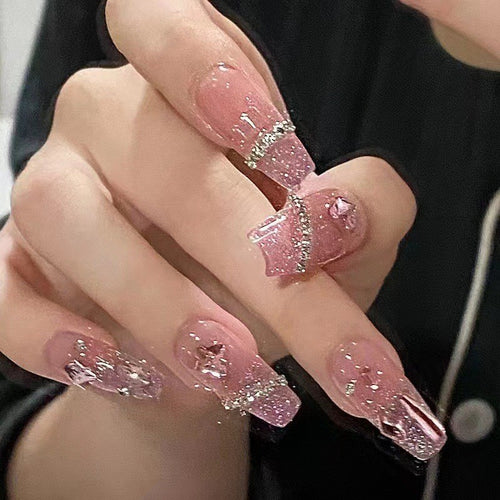 Art nails with playful animal motif Bowlift