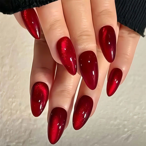 Artificial nails in glamorous high-gloss design Bowlift