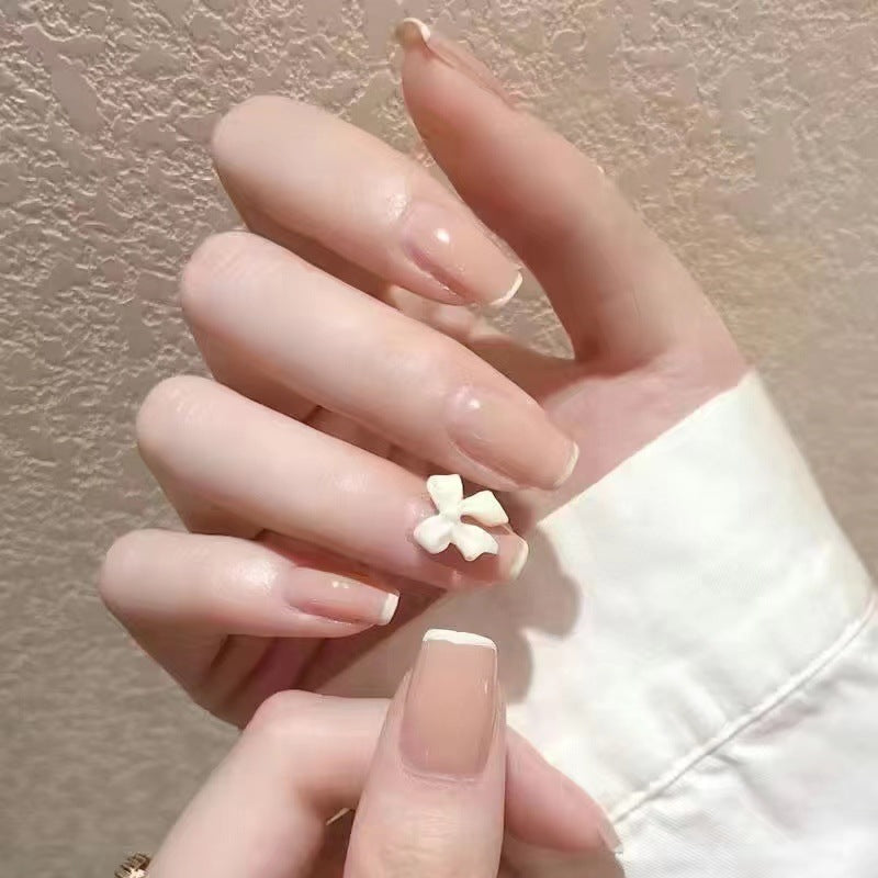 Elegant artificial nails with floral accents Bowlift