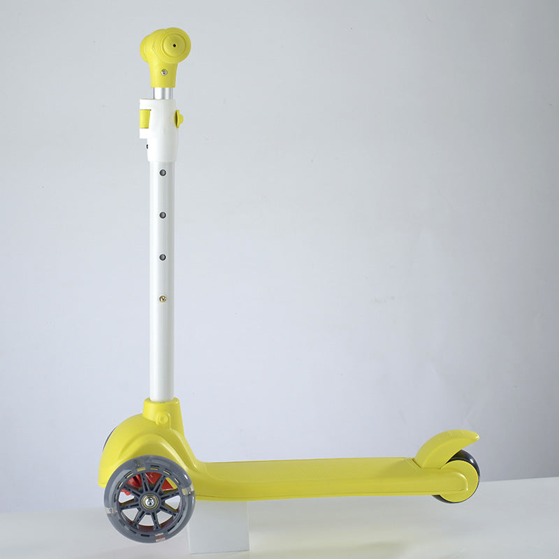 Sturdy Three-Wheeled Kick Scooter Bowlift