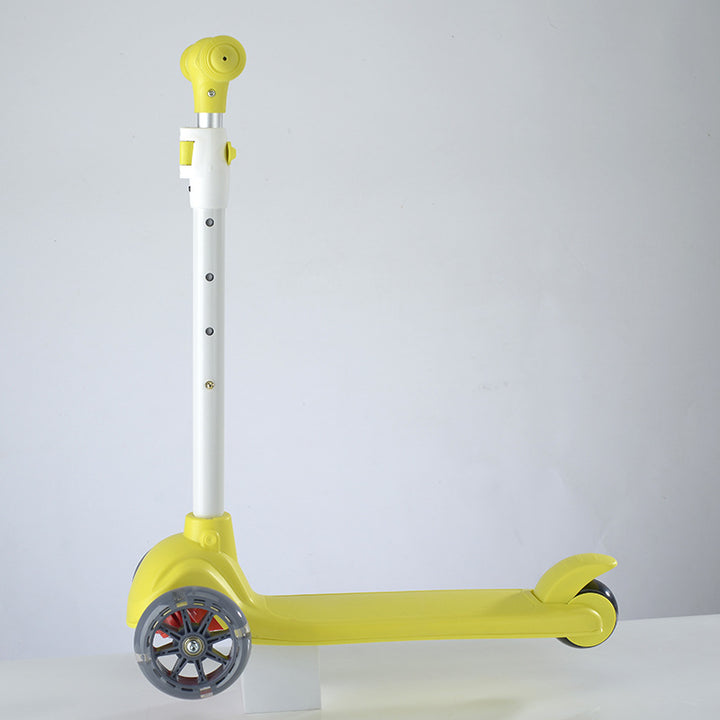 Sturdy Three-Wheeled Kick Scooter Bowlift