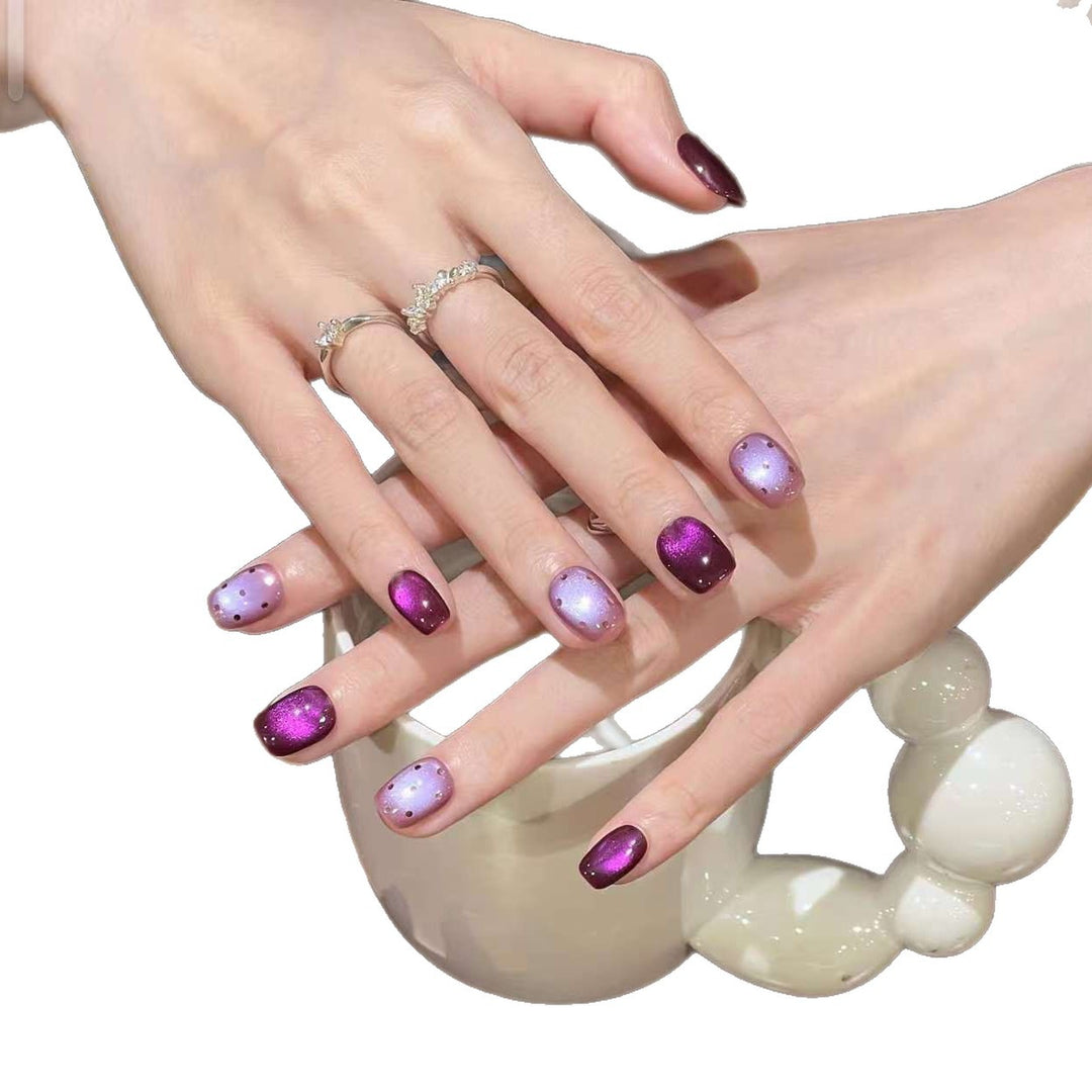Artificial nails with sparkling glitter and holographic effect Bowlift