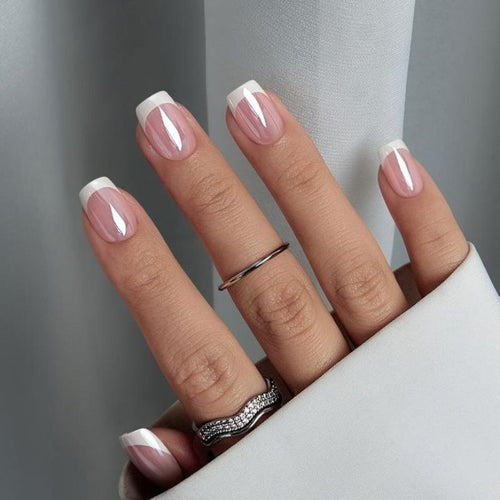 High-quality artificial nails with elegant French tips Bowlift