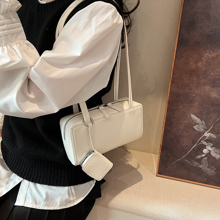 Elegant Structured Handbag Bowlift