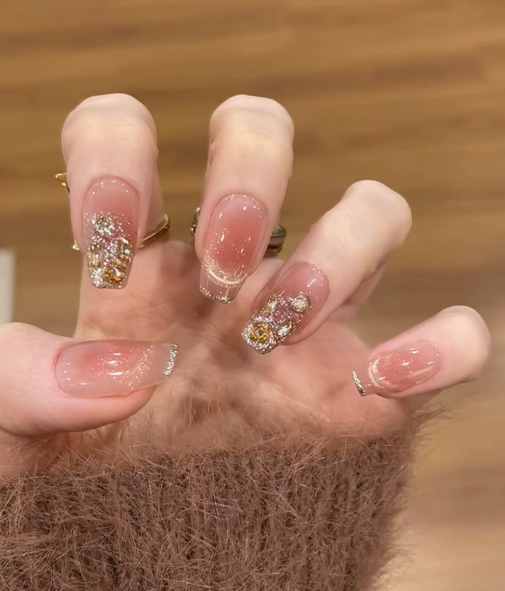 Glamorous Rhinestone Press-On Nails Bowlift