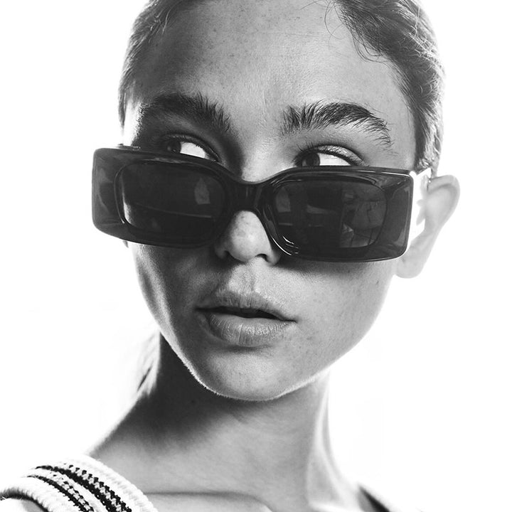 Women's fashionable square sunglasses with transparent frame and protective UV filter Bowlift