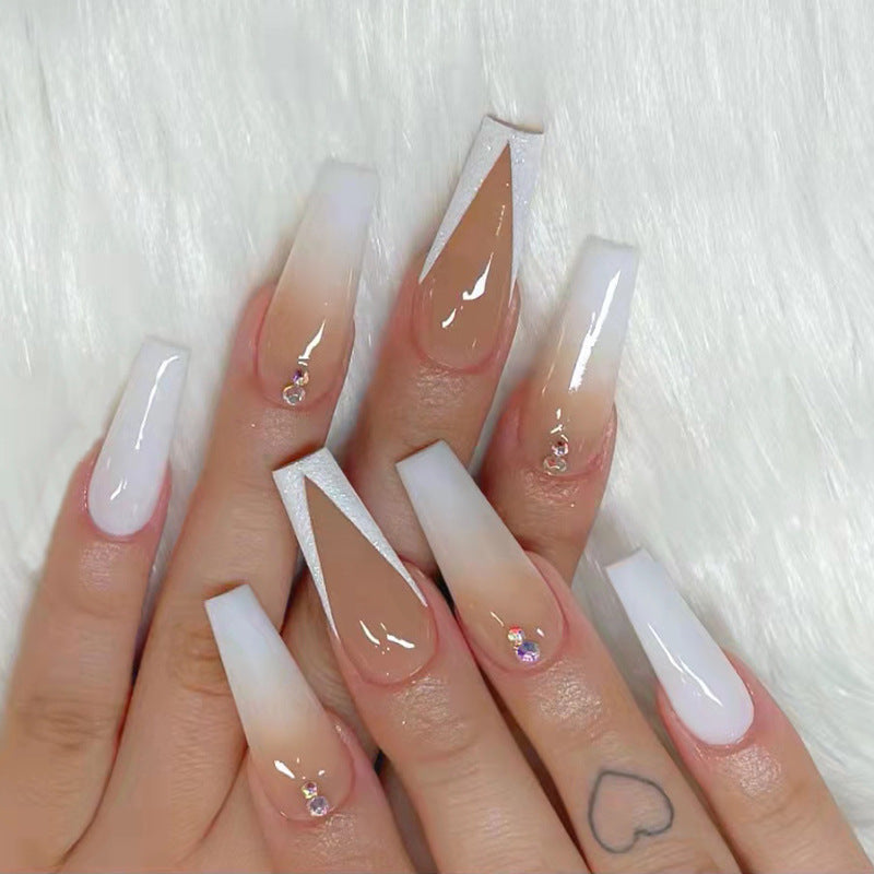 Elegant artificial nail tips with elegant contours Bowlift