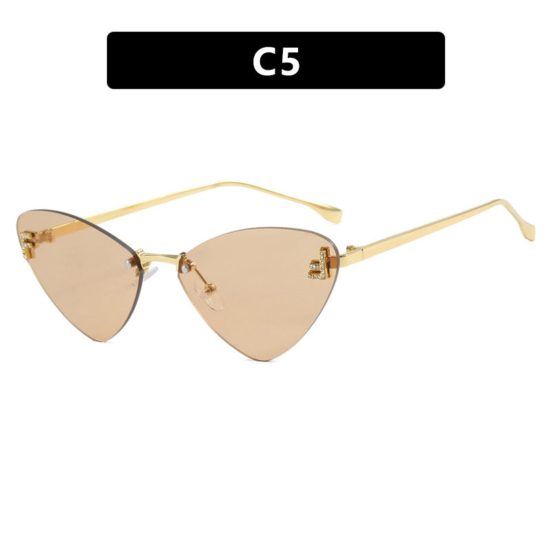 Women's extravagant Cat-Eye sunglasses with sparkling details Bowlift