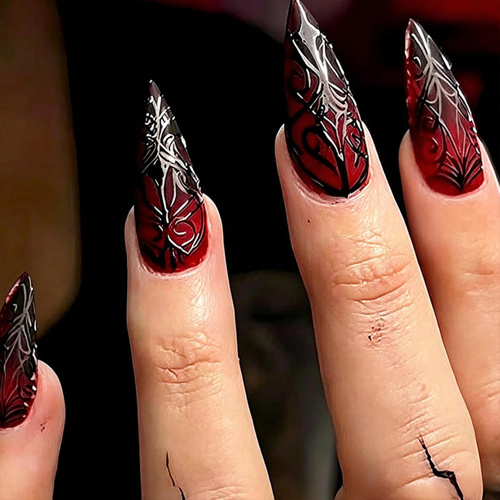 Artificial nails with elegant gothic pattern Bowlift