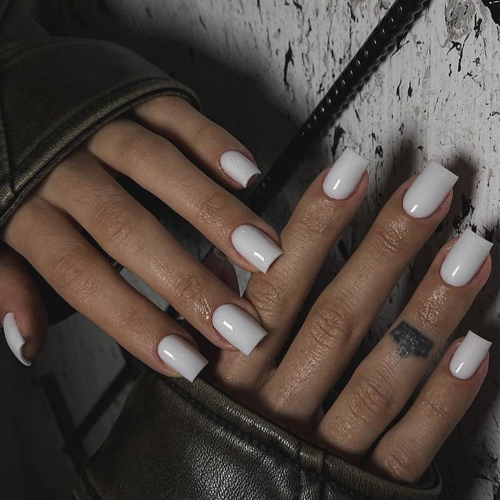 Artificial nail set with brand new design and perfect fit Bowlift