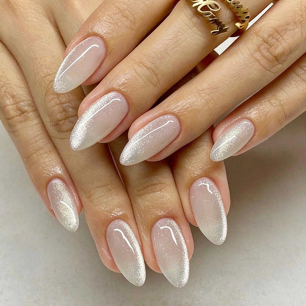 Artificial nails with polka dots Bowlift