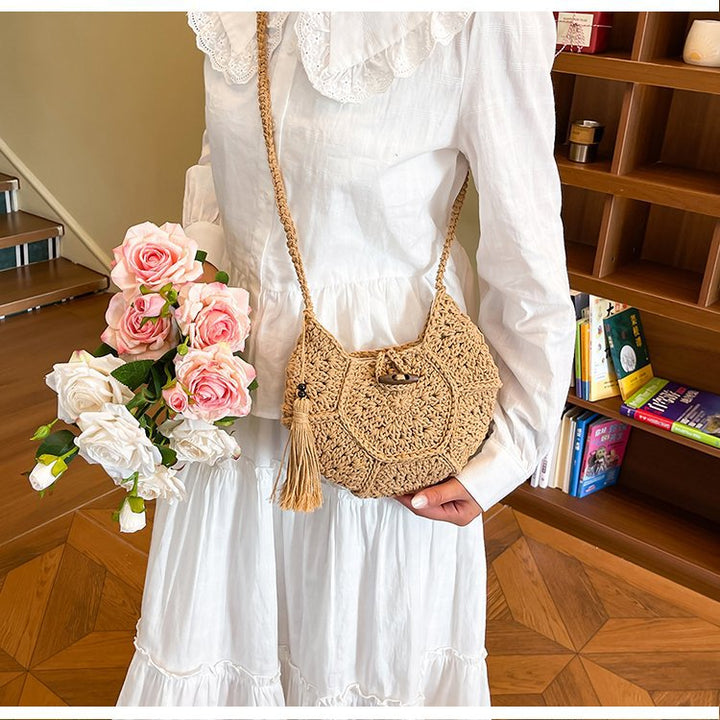 Hand-knotted shoulder bag with tassels Bowlift