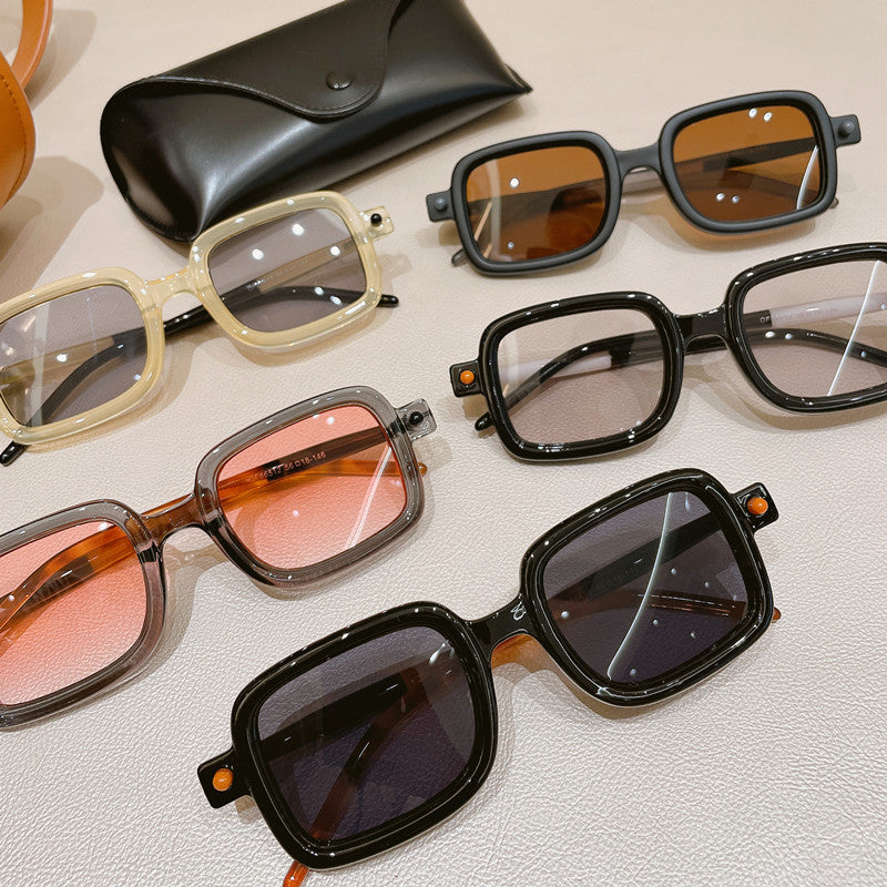 Women’s square sunglasses with striking and modern design Bowlift