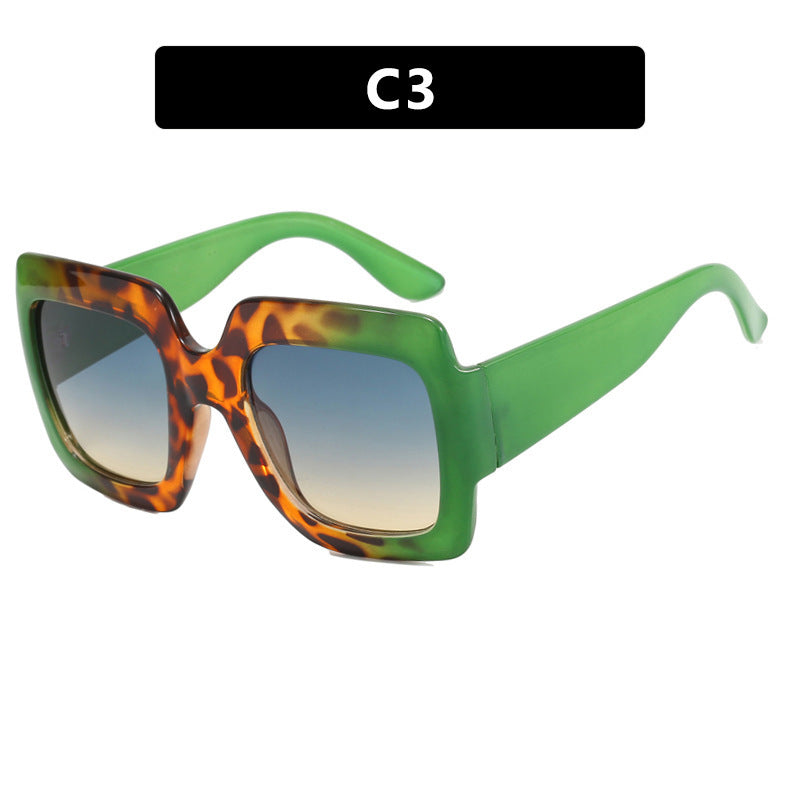 Women's oversized square sunglasses with striking tortoiseshell design Bowlift