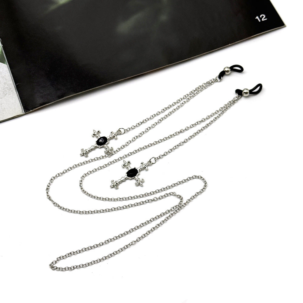 Ornate Skull Pendant Eyewear Chain Bowlift
