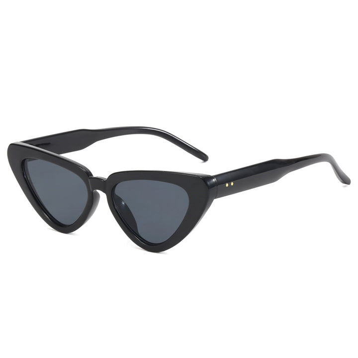 Ladies stylish Cat-Eye sunglasses with striking design Bowlift