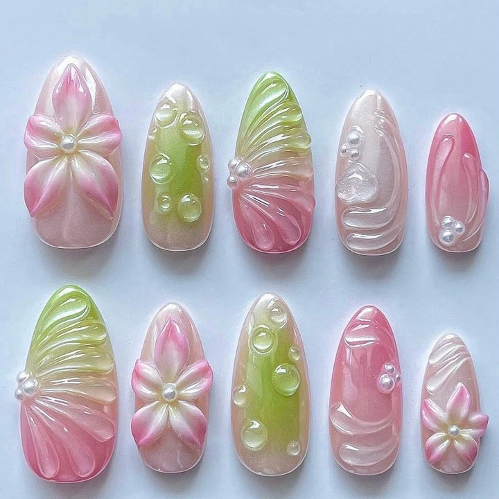 Artful Nail Tips Set with Leaf Accents Bowlift