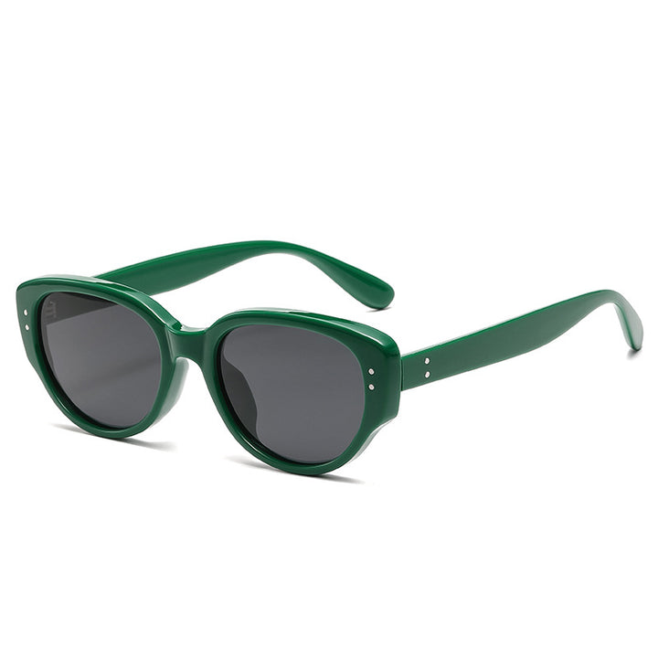 Vintage-inspired Oversized Sunglasses