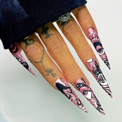 Art nails with artistic motifs Bowlift
