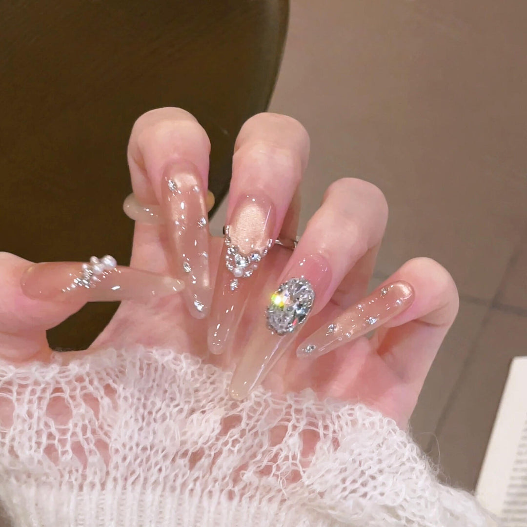 Artificial nails with glamorous design Bowlift