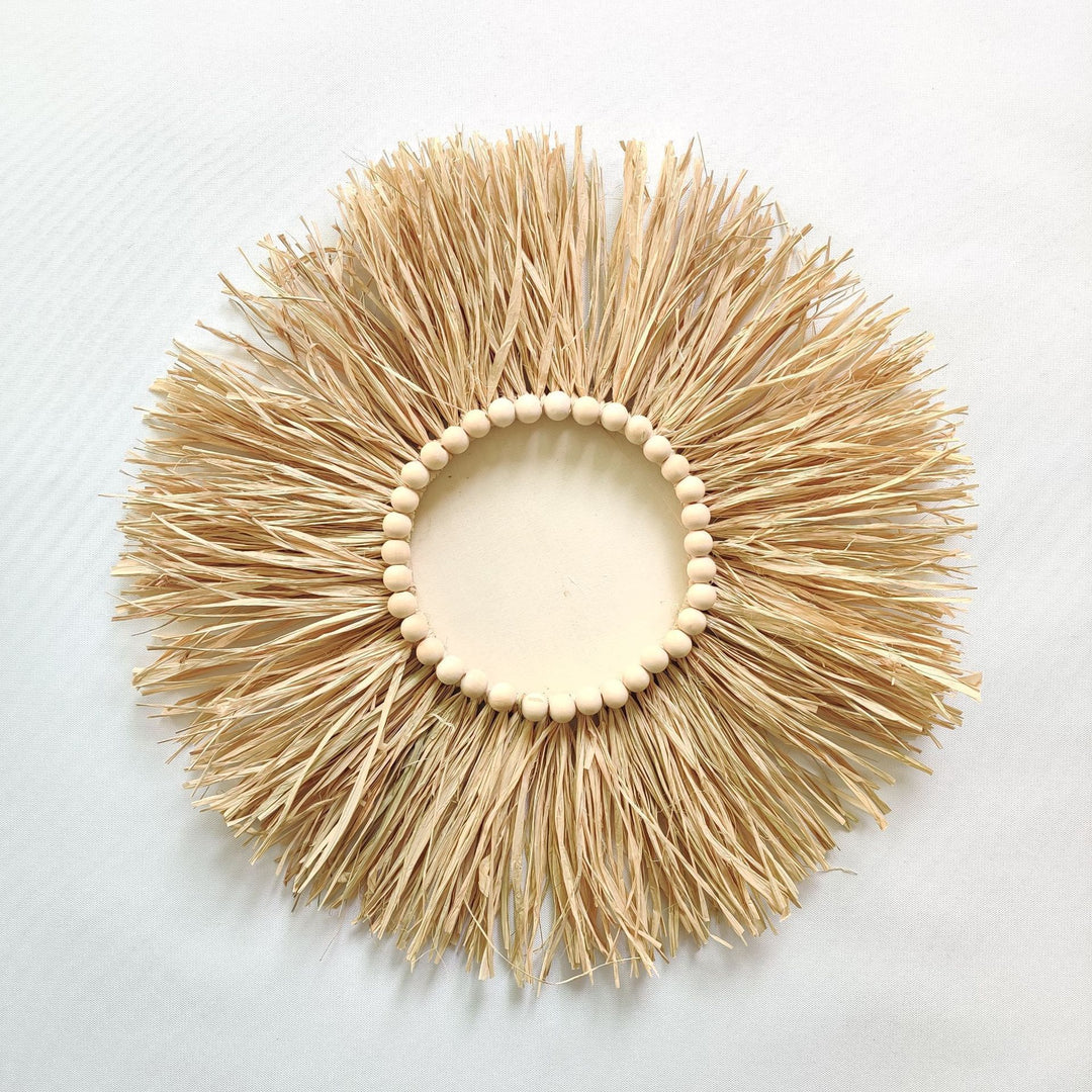 Decorative wall decoration with synthetic fiber and wooden beads Bowlift