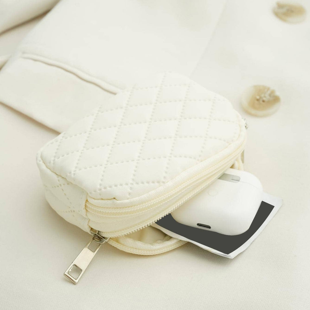 Practical and Stylish Cosmetic Bag Bowlift