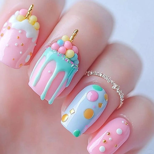 Artificial nails with playful cupcake design Bowlift