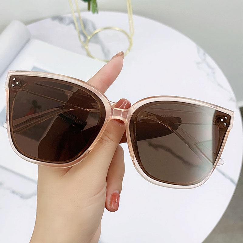 Women's Cat-Eye Sunglasses in Elegant and Modern Design Bowlift