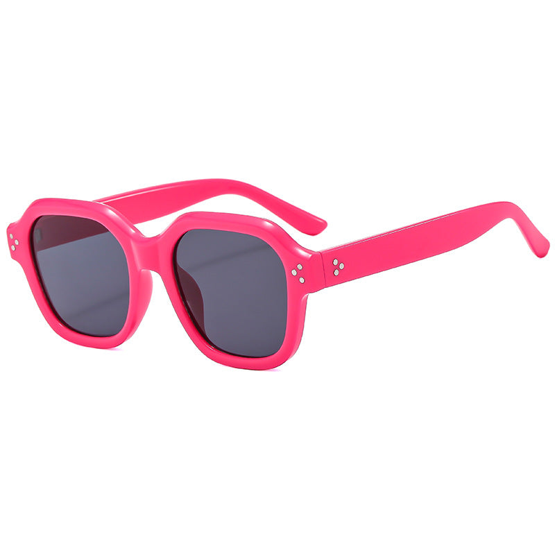 Women’s Fashion Retro Sunglasses with Wide Frame and UV Protection Bowlift