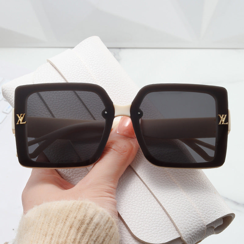 Women's fashionable square sunglasses with elegant design Bowlift