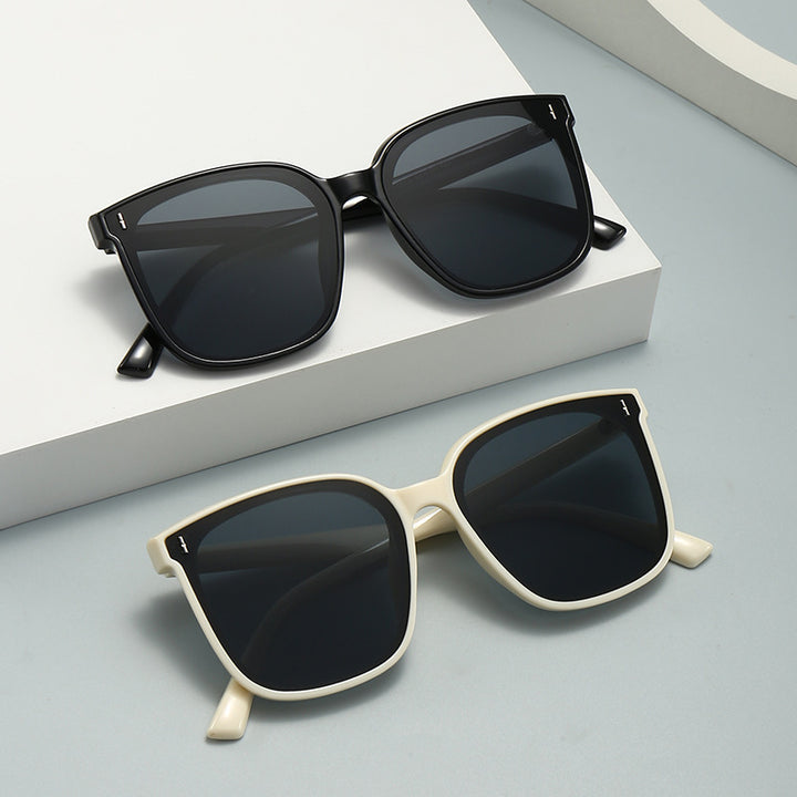 Women's fashion sunglasses with protective UV filter and elegant design Bowlift
