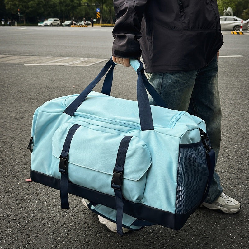 Sport and leisure travel bag with water-repellent material and reinforced carrying handle Bowlift