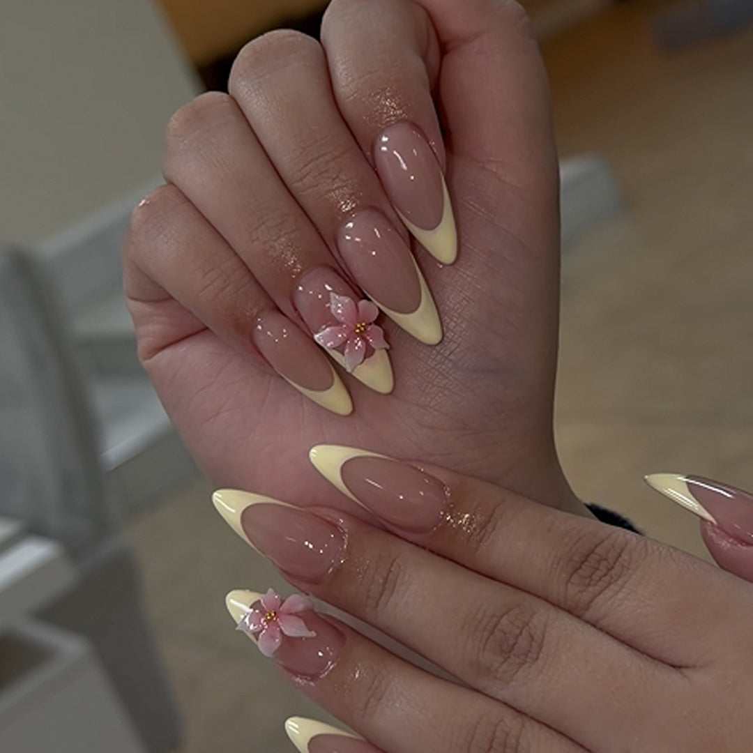 Glamorous stiletto nails with elegant star design Bowlift
