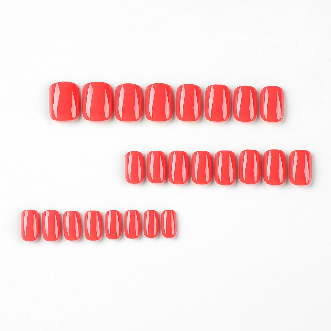 Glamorous nail art with high-gloss finish Bowlift