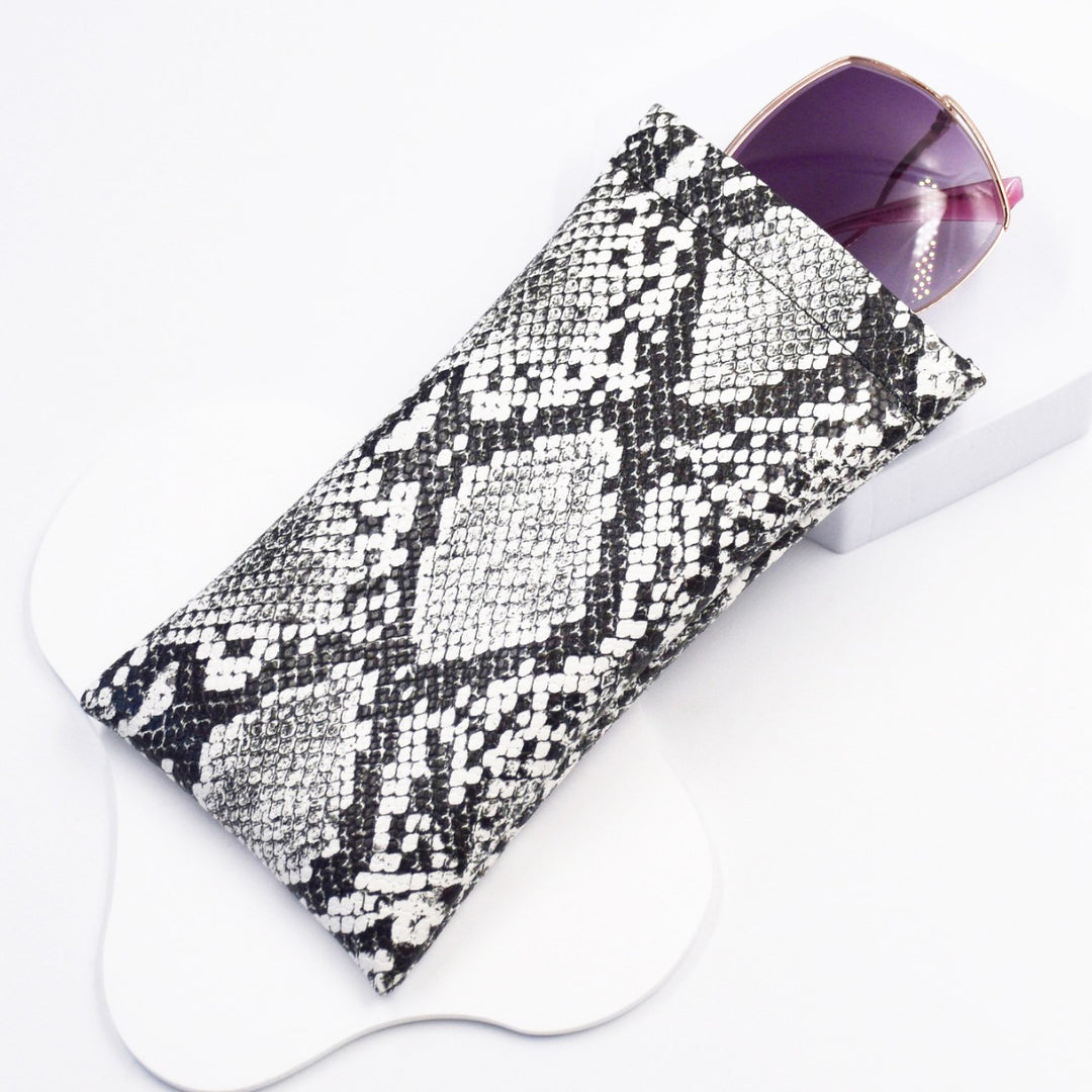Stylish Snake Print Eyewear Case Bowlift