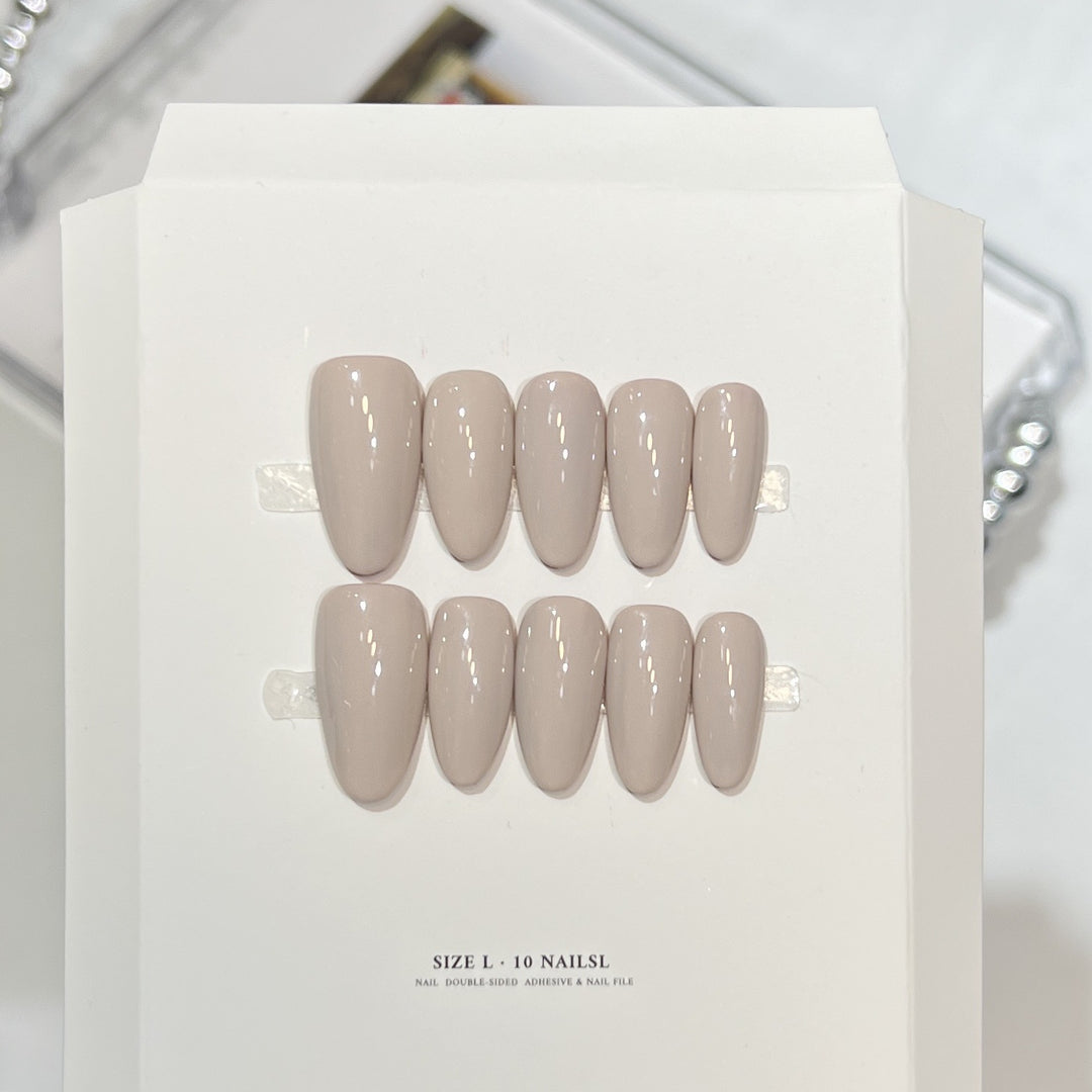 Stiletto Press-On Nail Art Set with Elegant French Tips Bowlift
