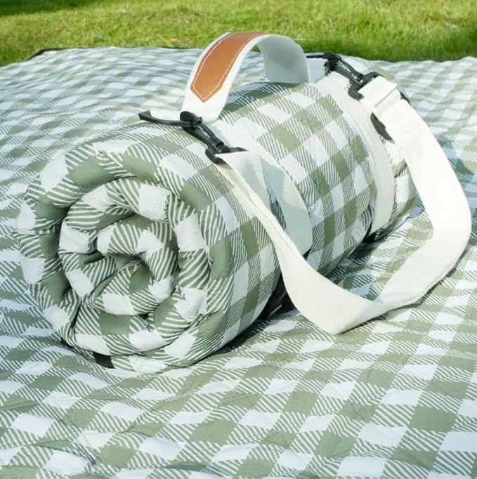 Unisex practical picnic blanket with carrying handle and water-repellent surface Bowlift