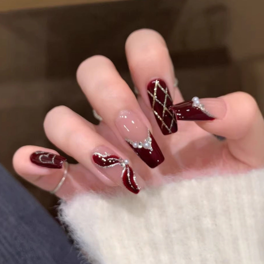Spring-like nail art with flower appliqués Bowlift