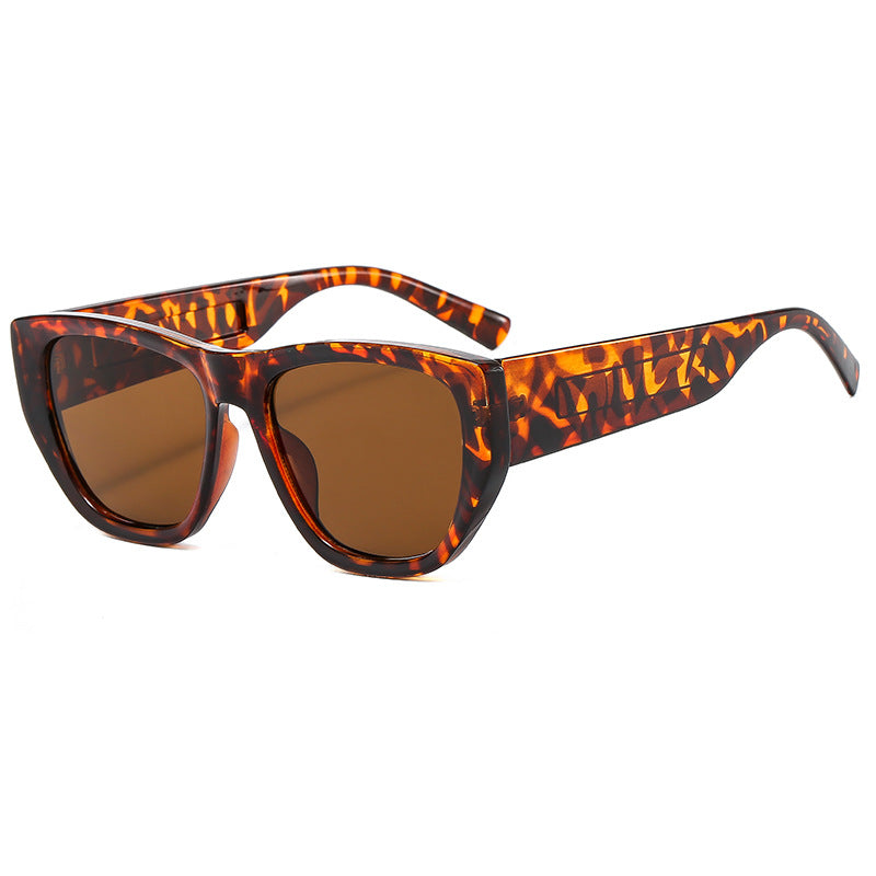 Women's trendy sunglasses in innovative Cat-Eye design Bowlift