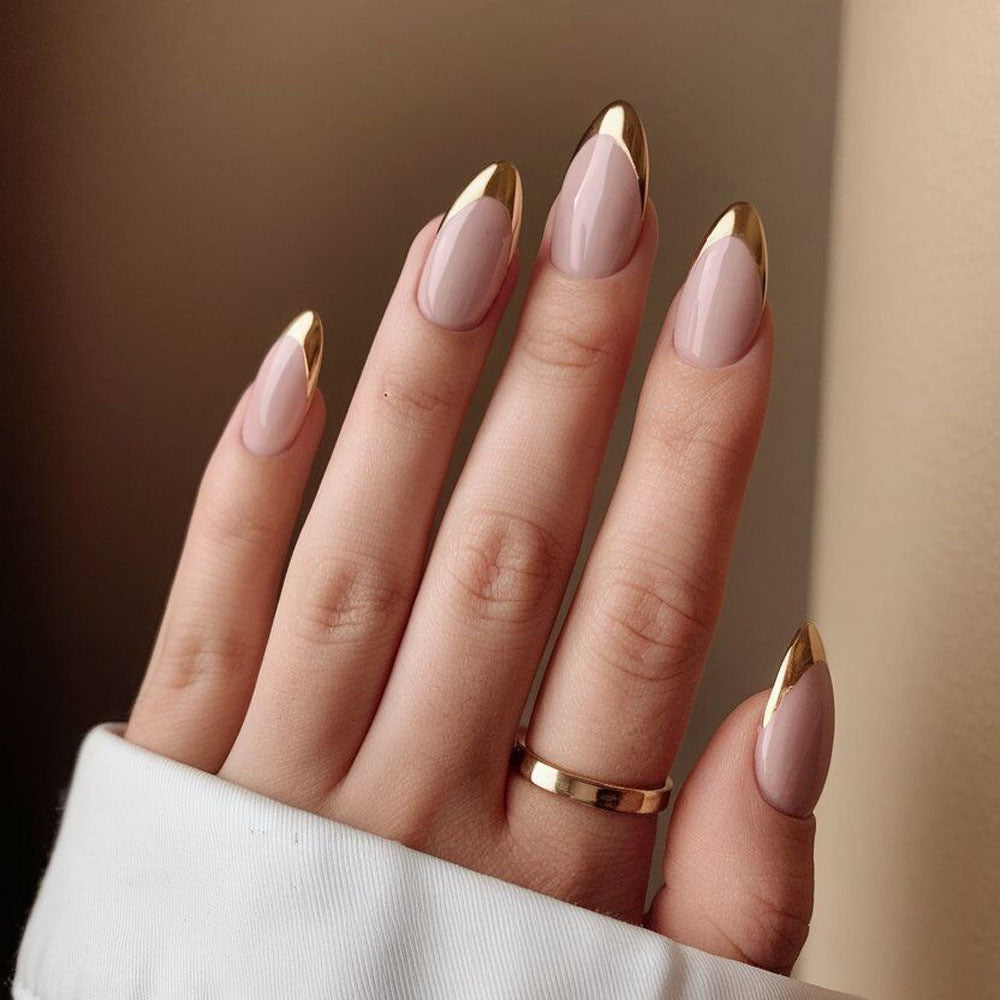 Elegant Nail Art with Black-White Contrast Bowlift